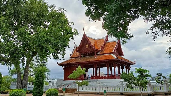 Santi Chai Prakan Park