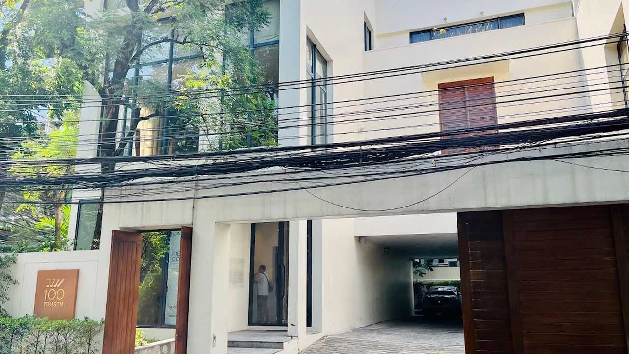 100 Tonson Gallery