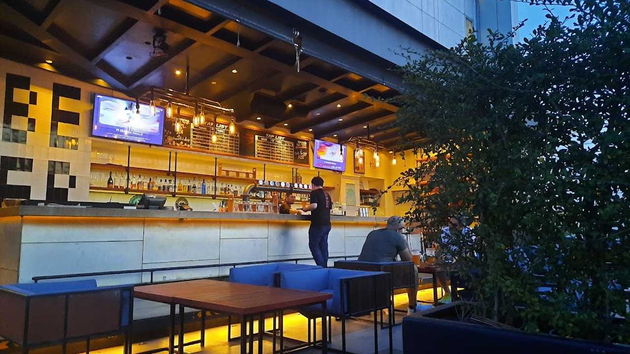 Brewski Rooftop Bar