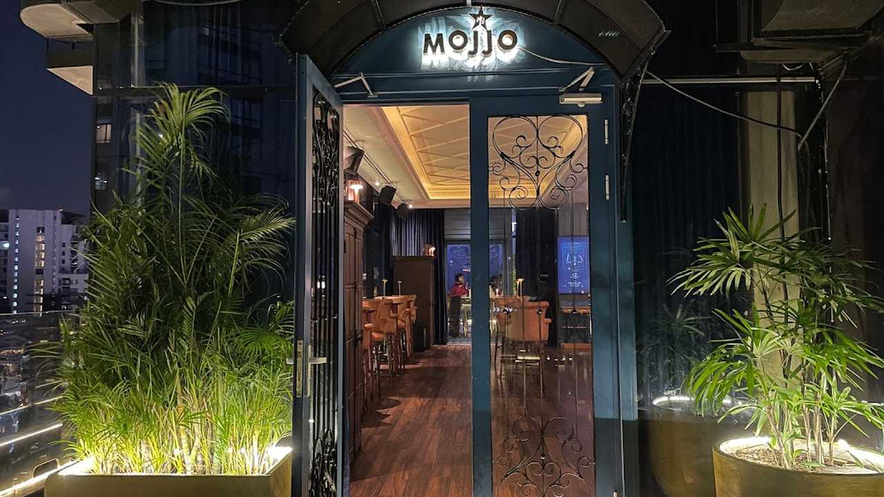 Mojjo Rooftop Lounge Bar