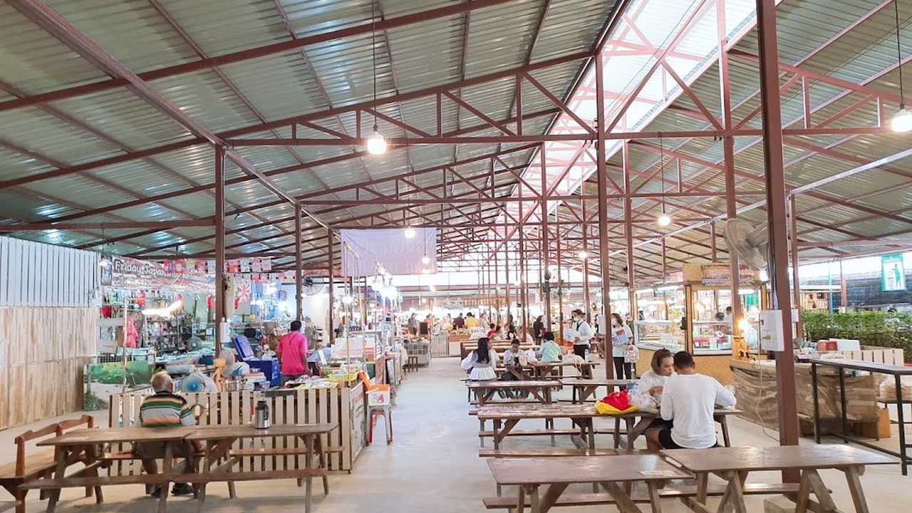 Khlong Lat Mayom