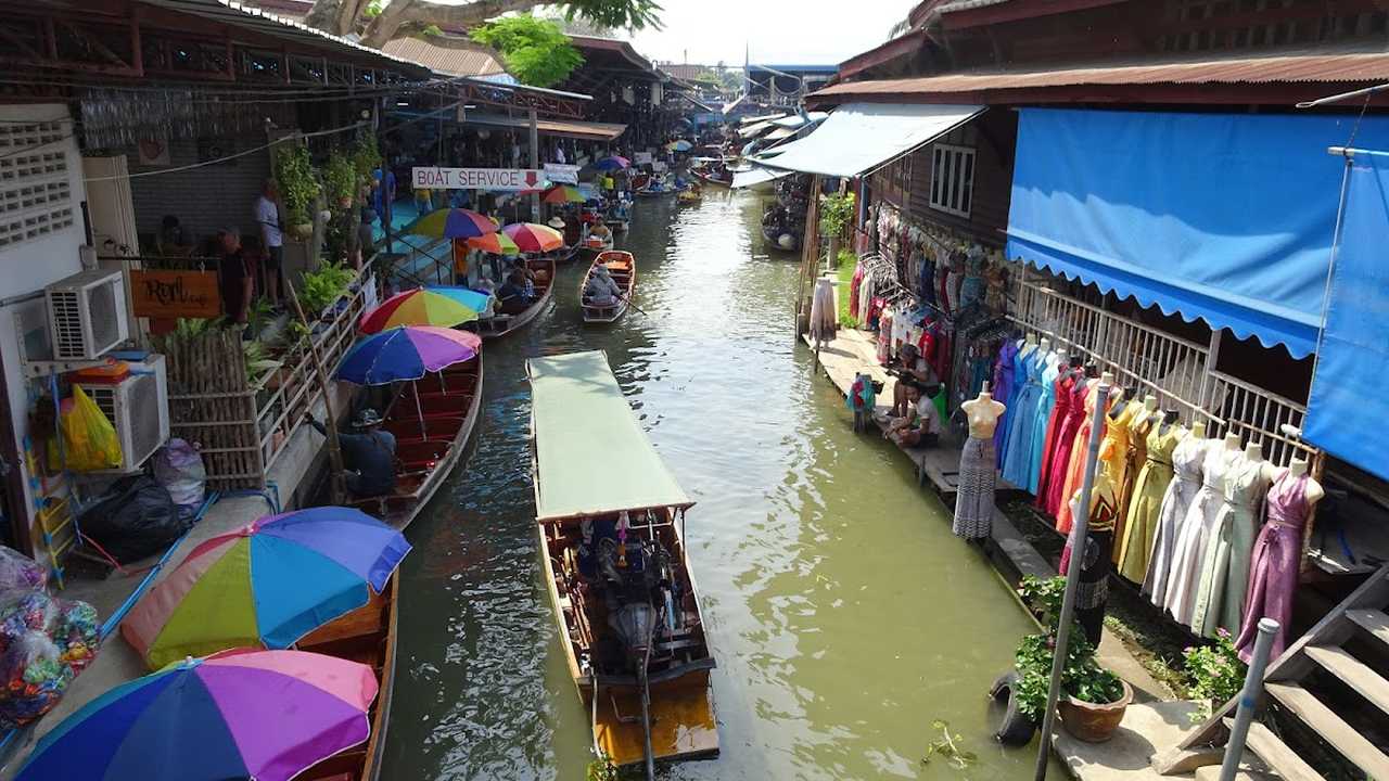 Khlong Lat Mayom Floating Market