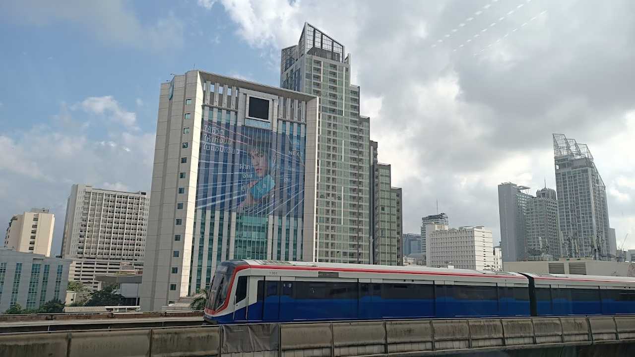 Ploenchit